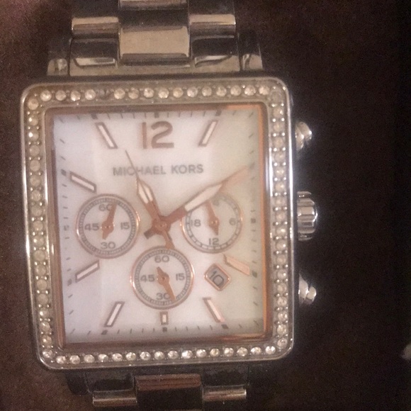 Authentic Michael Kors watch silver with gold - Picture 2 of 3